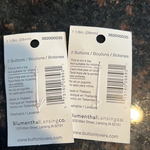 NWT: Buttons - Picture 2 of 2